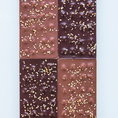 Découvrez nos tablettes noir et lait Bernachoc', un délice qui fond en bouche ! Fabriquées avec passion et des ingrédients de qualité, chaque bouchée est l'alliance parfaite de nos chocolats noir 55% ou  lait 20%, et de notre pâte à tartiner. 

#bernachonchocolats #bernachonlyon