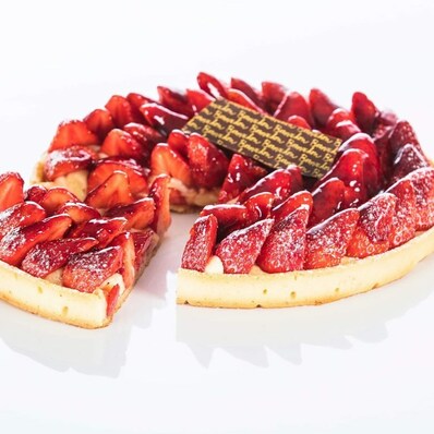 🍓La tarte aux fraises est de retour !☀️

Commandez votre tarte aux fraises pour ce week-end pour les beaux jours qui arrivent ! 🤩

Commandes au téléphone au 04 78 24 37 98 ou en ligne, dans le lien dans notre bio insta ! ☺️

#bernachon #chocolat #lyon #tradition #fraises #tarte #strawberry #lyonnaise